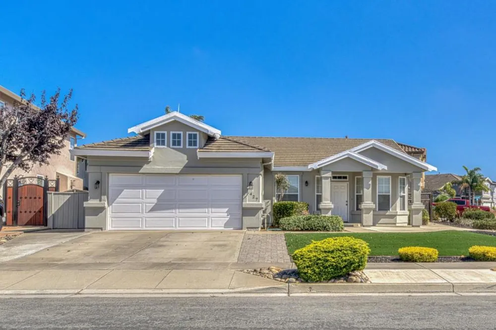 427 Chardonnay Drive Salinas, CA 93906