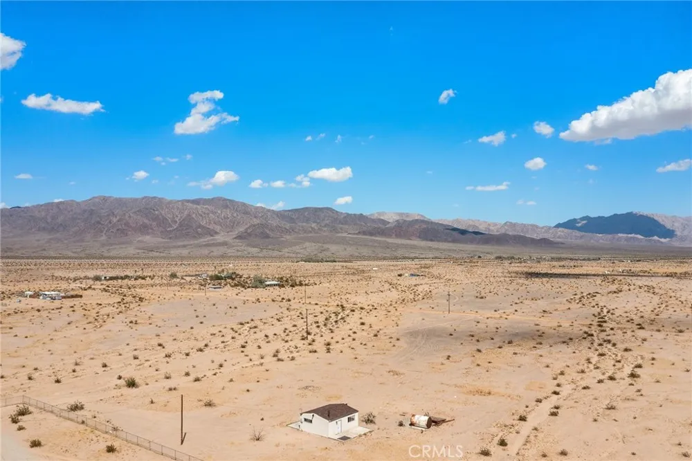 82229 Raven Roost 29 Palms, CA 92277