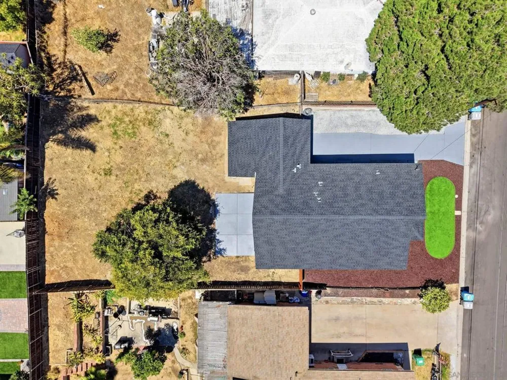 6228 Calle Pavana San Diego, CA 92139