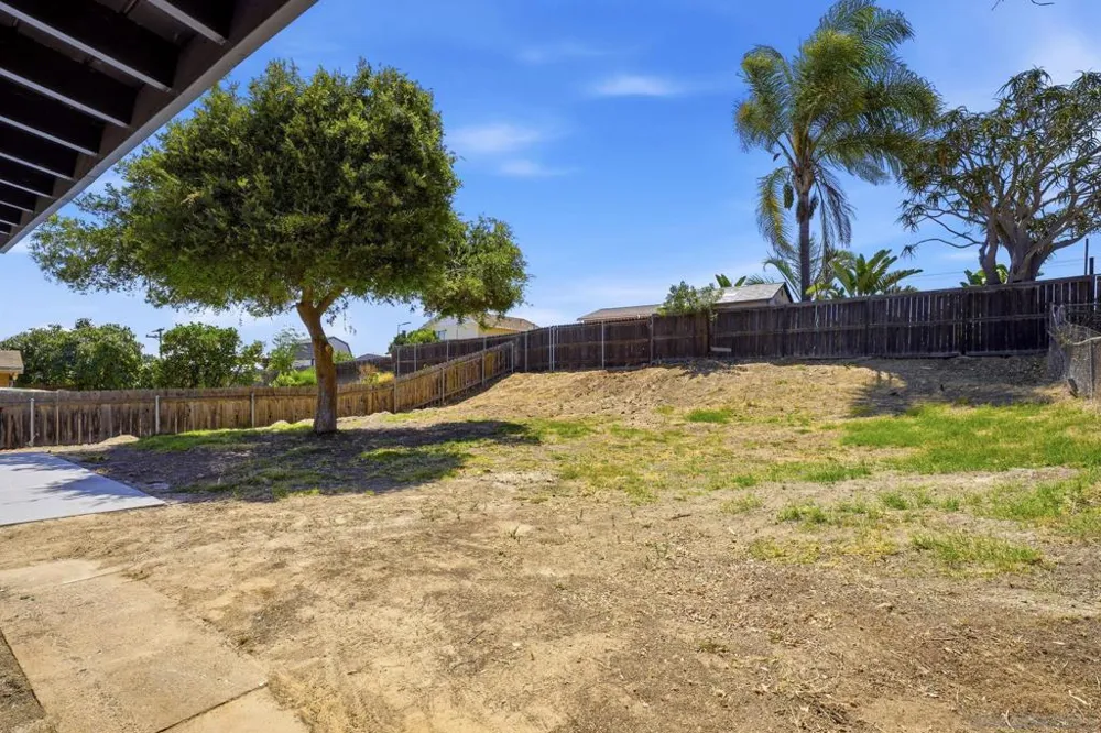 6228 Calle Pavana San Diego, CA 92139