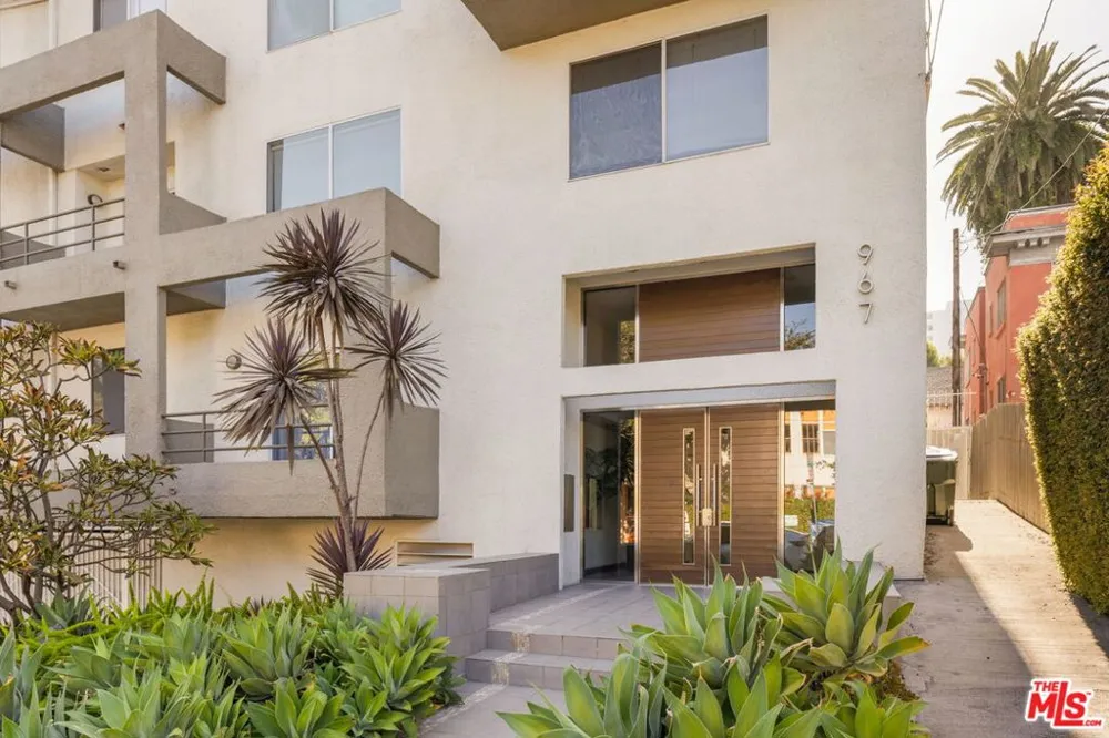 967 Hammond Street #5 West Hollywood, CA 90069