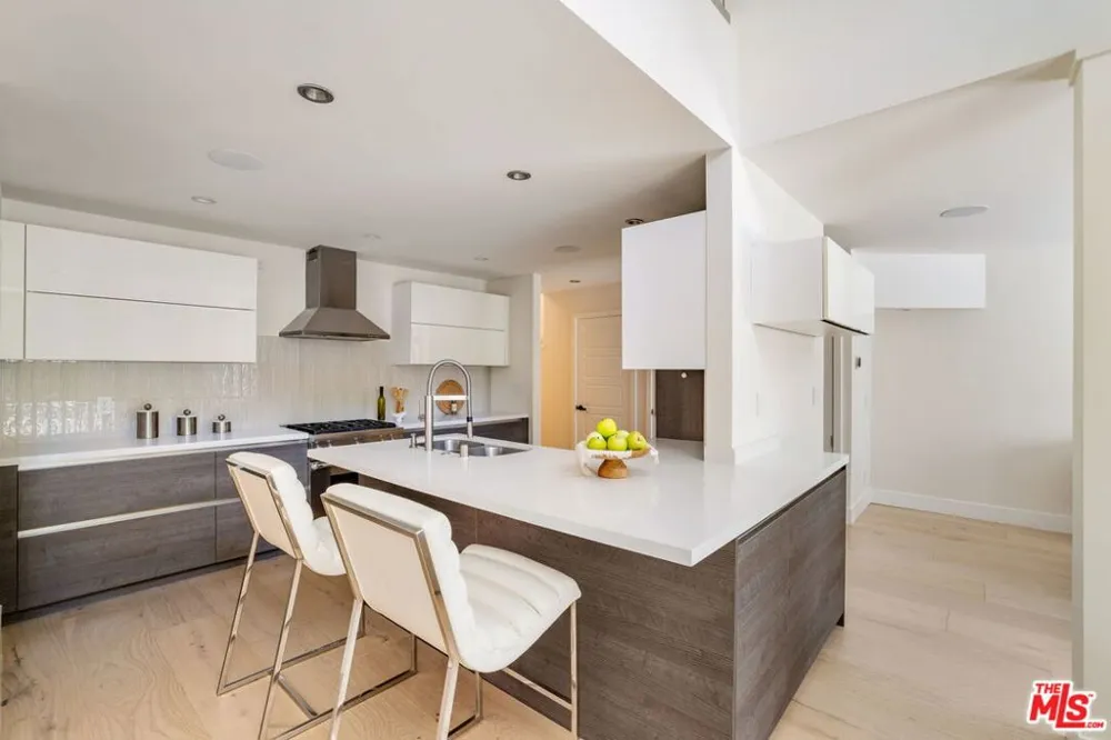 967 Hammond Street #5 West Hollywood, CA 90069