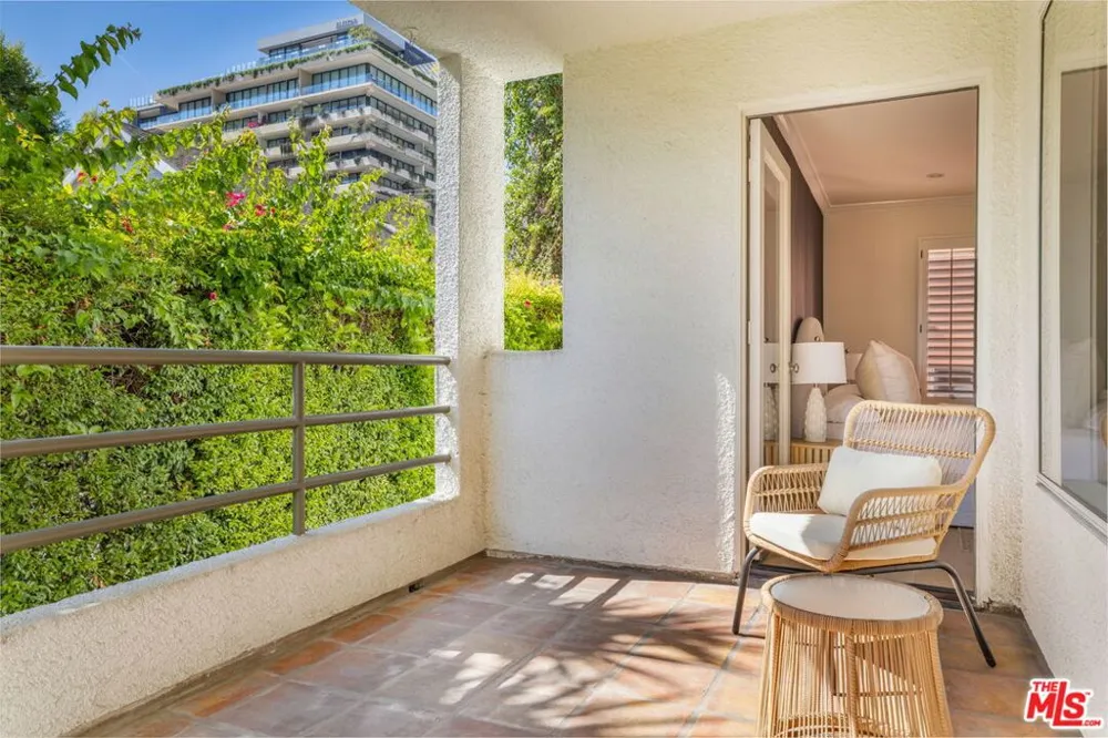 967 Hammond Street #5 West Hollywood, CA 90069