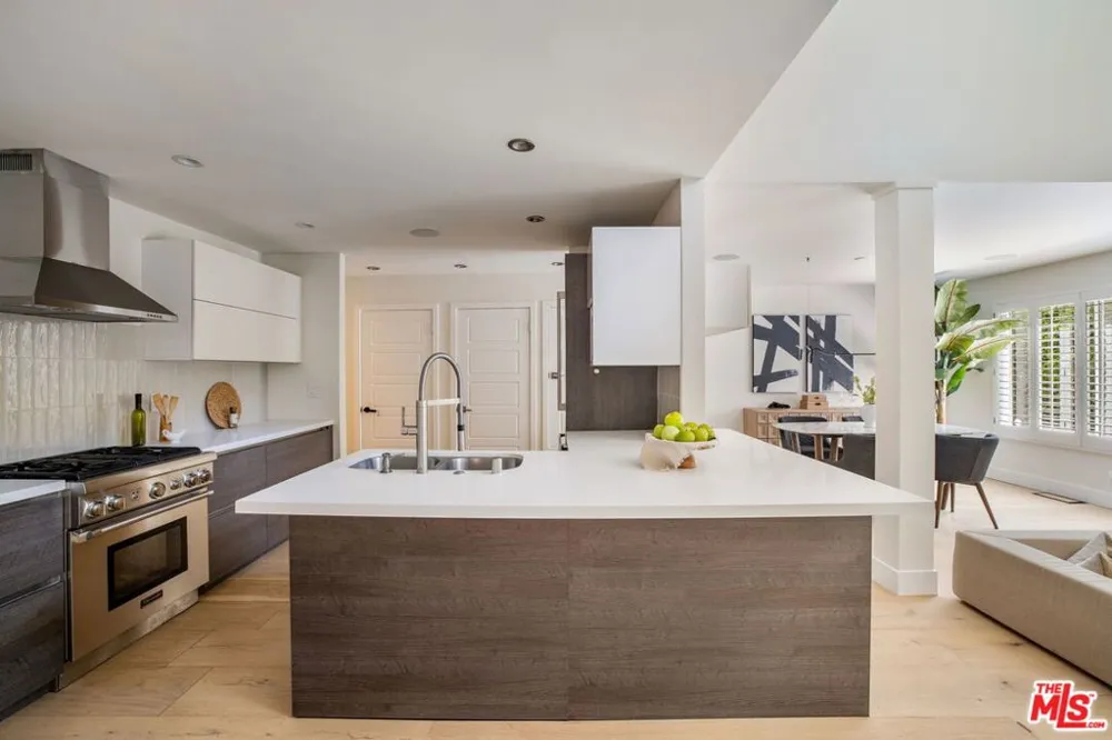 967 Hammond Street #5 West Hollywood, CA 90069