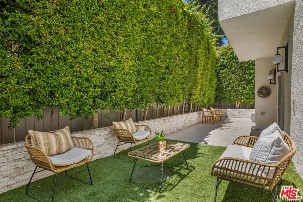 967 Hammond Street #5 West Hollywood, CA 90069