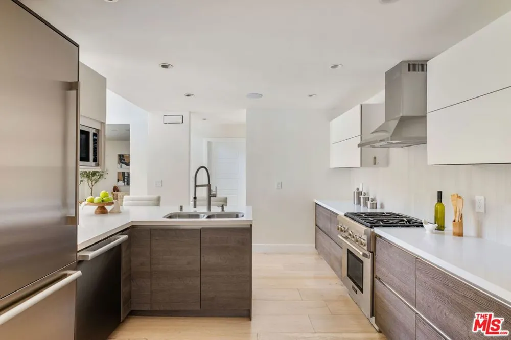 967 Hammond Street #5 West Hollywood, CA 90069