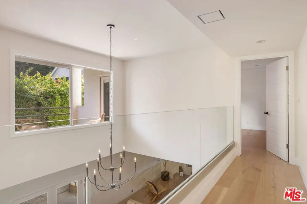 967 Hammond Street #5 West Hollywood, CA 90069