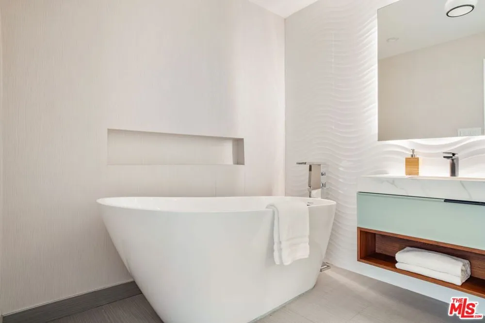 967 Hammond Street #5 West Hollywood, CA 90069