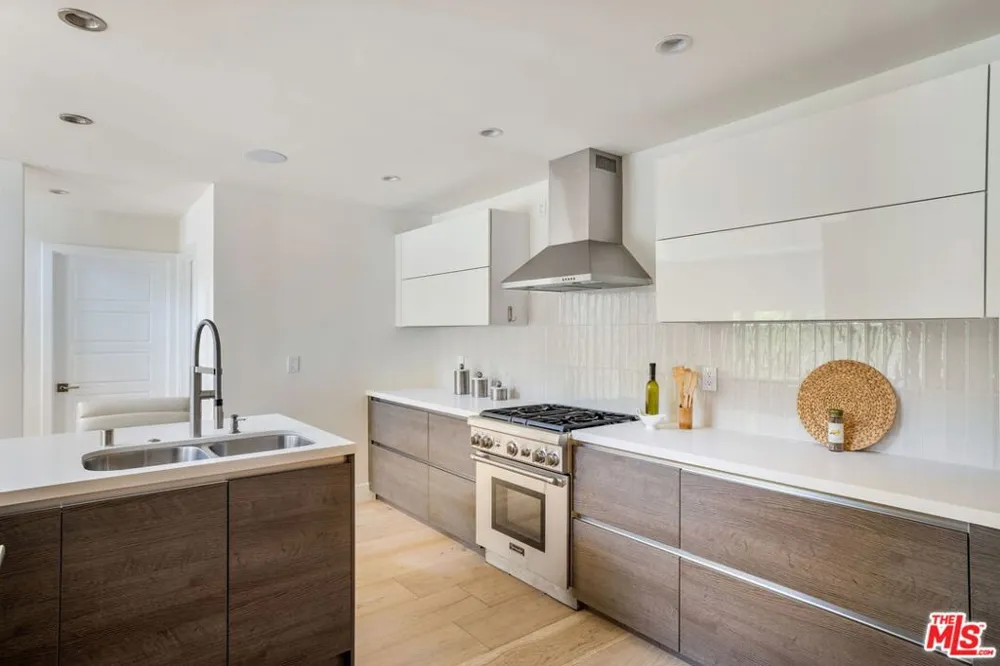 967 Hammond Street #5 West Hollywood, CA 90069