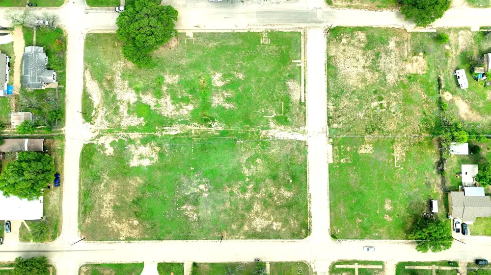 1304 S high Street Brady, TX 76825