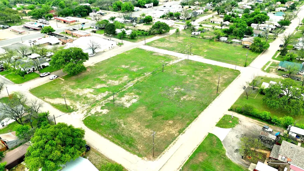 1304 S high Street Brady, TX 76825