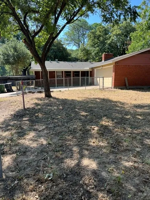 2501 White Oak Lane Arlington, TX 76012