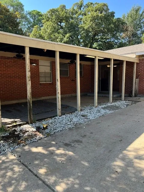 2501 White Oak Lane Arlington, TX 76012