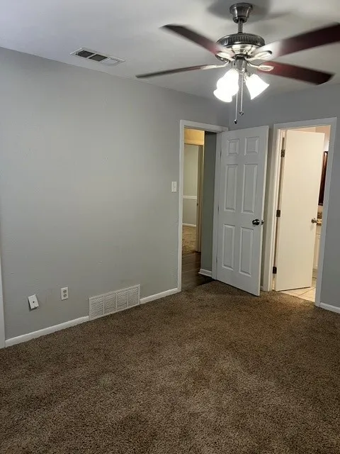 2501 White Oak Lane Arlington, TX 76012