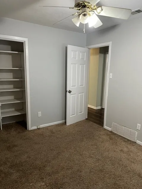 2501 White Oak Lane Arlington, TX 76012