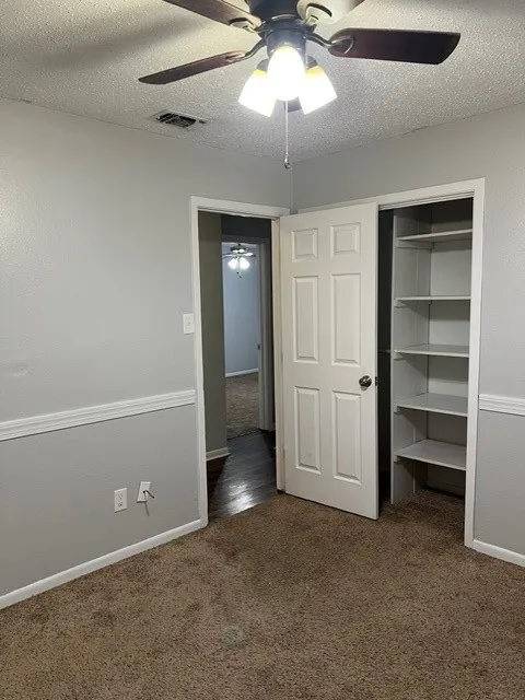 2501 White Oak Lane Arlington, TX 76012