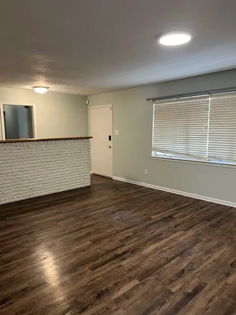 2501 White Oak Lane Arlington, TX 76012