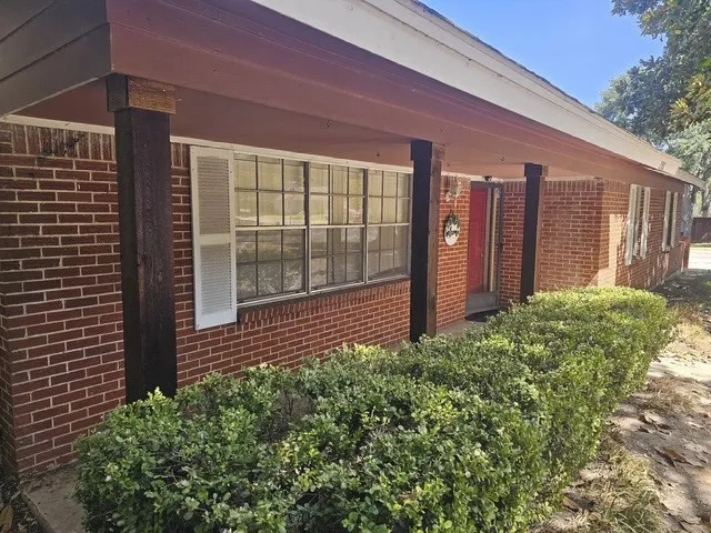 2501 White Oak Lane Arlington, TX 76012