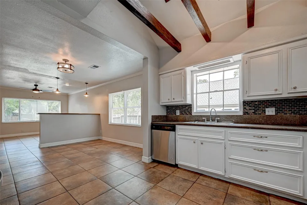 817 Eleanor Street Houston, TX 77009