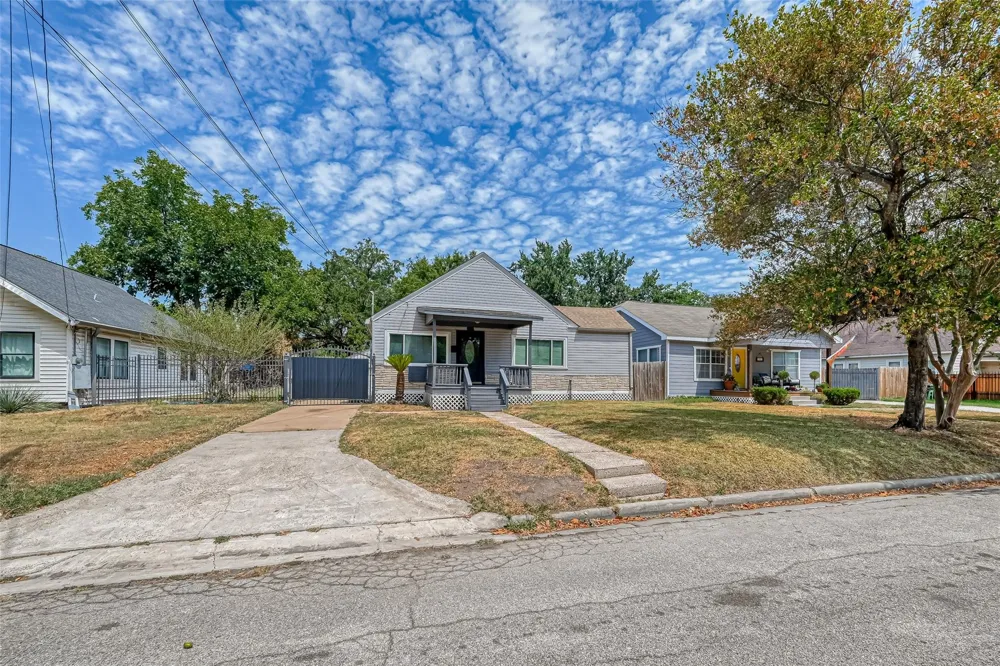 817 Eleanor Street Houston, TX 77009