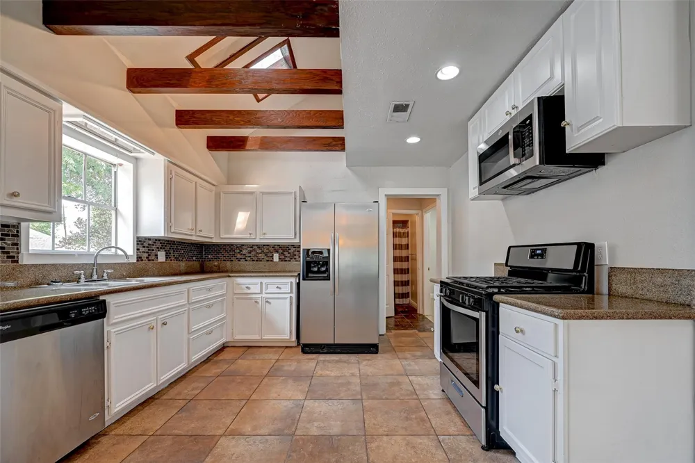 817 Eleanor Street Houston, TX 77009