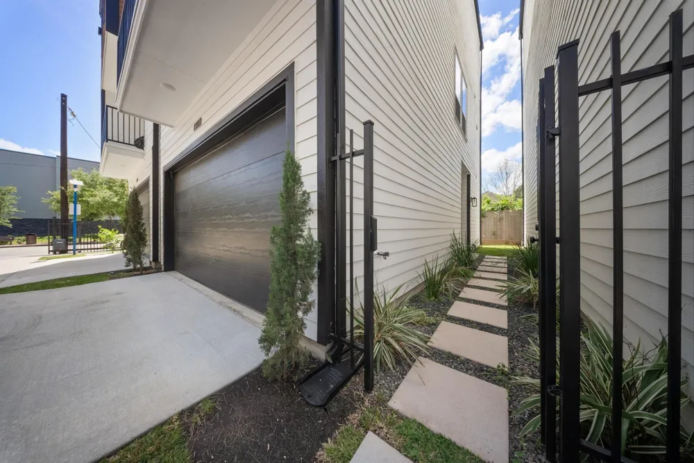 4013 Griggs Road #E Houston, TX 77021