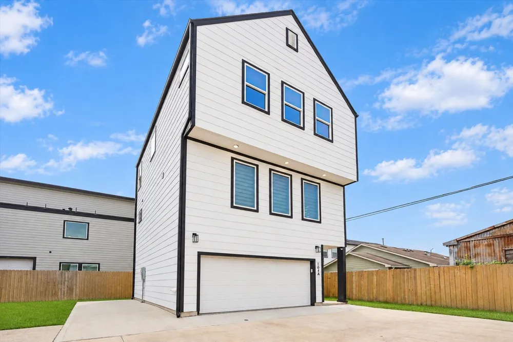 104 E 44th Street #A Houston, TX 77018