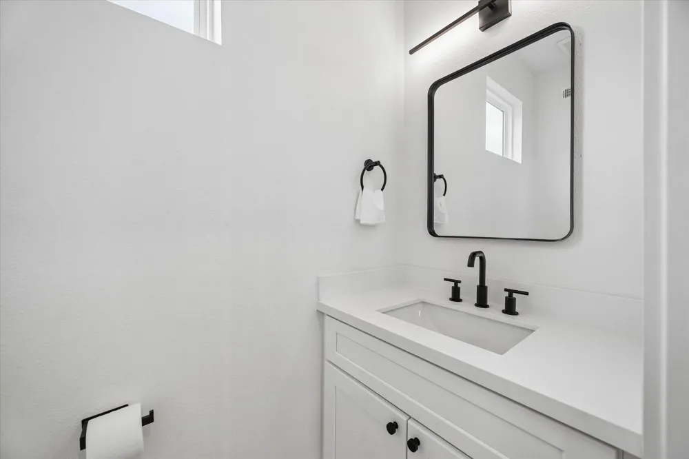 104 E 44th Street #A Houston, TX 77018