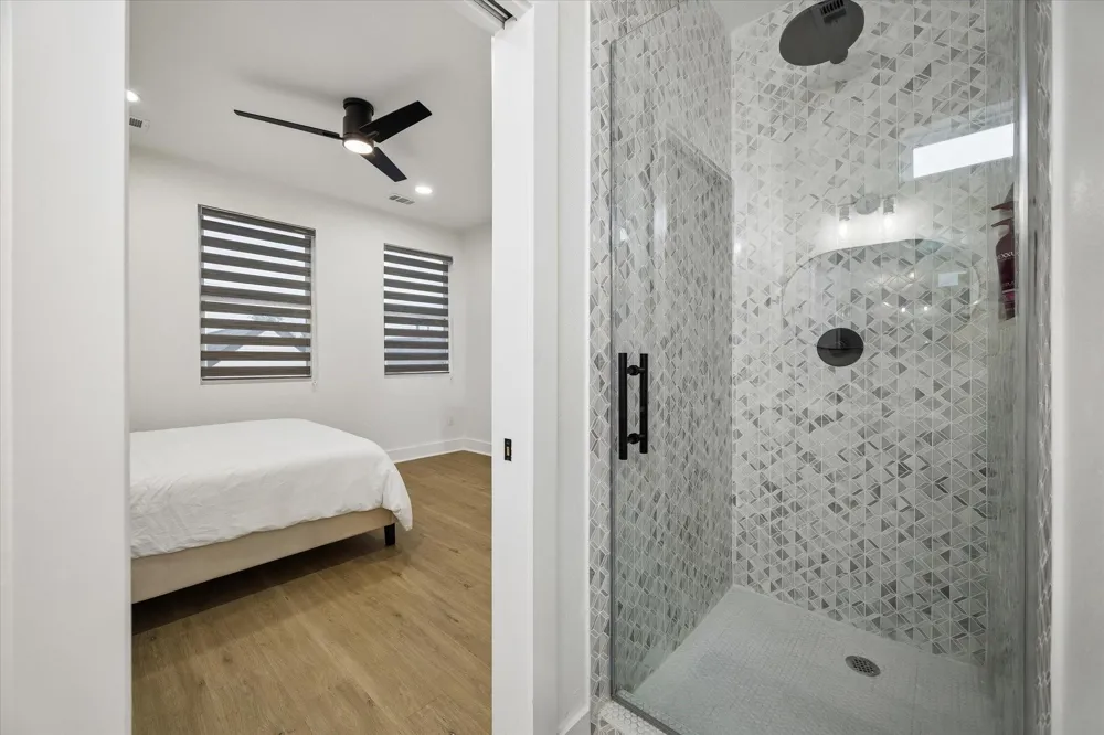 104 E 44th Street #A Houston, TX 77018