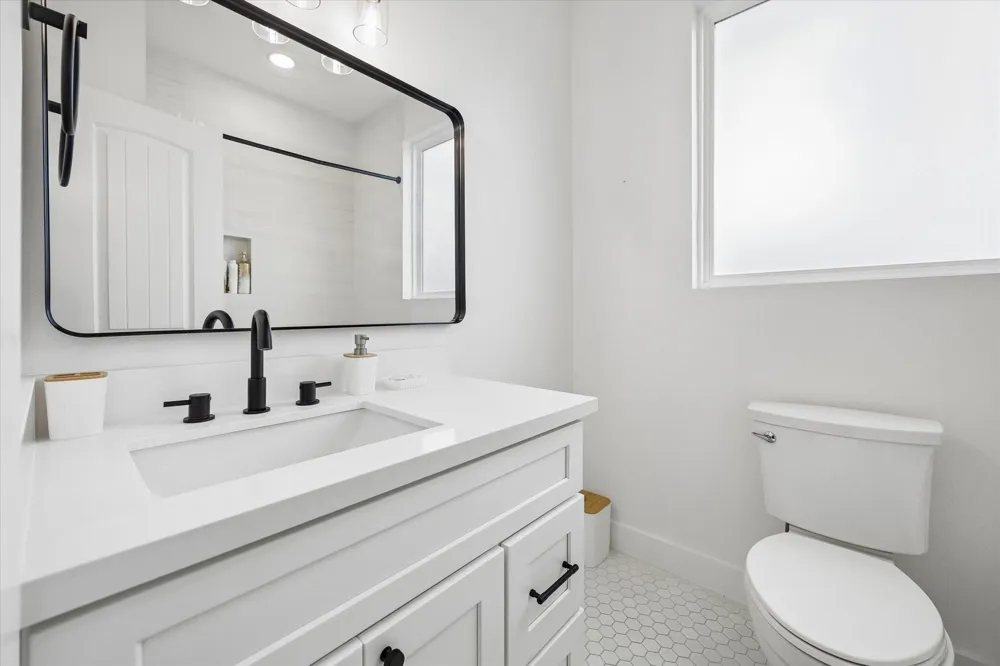 104 E 44th Street #A Houston, TX 77018