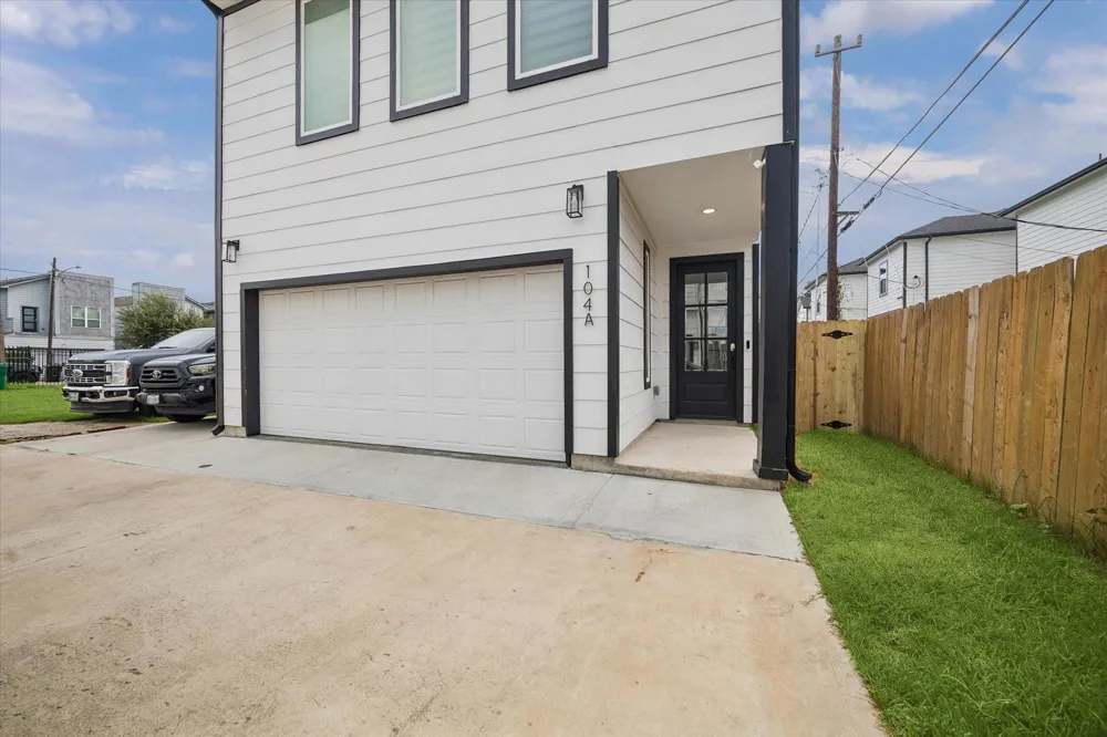104 E 44th Street #A Houston, TX 77018