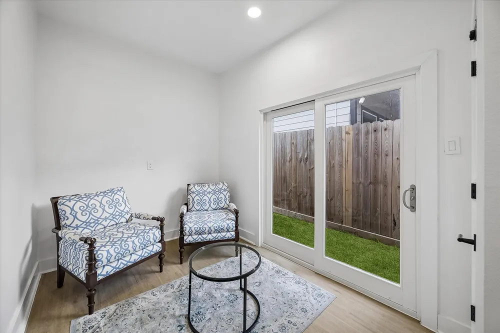 104 E 44th Street #A Houston, TX 77018