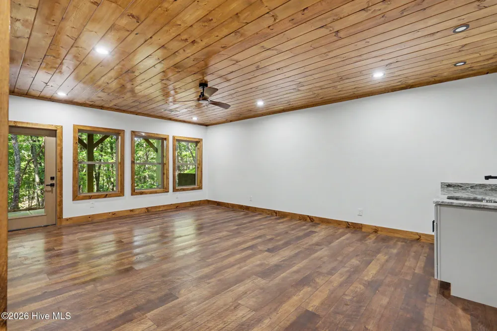 48 Woodleaf Road Morganton, GA 30560