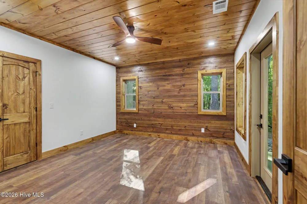 48 Woodleaf Road Morganton, GA 30560