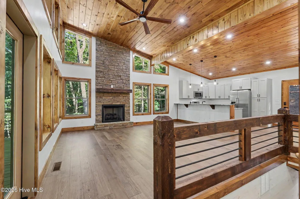 48 Woodleaf Road Morganton, GA 30560