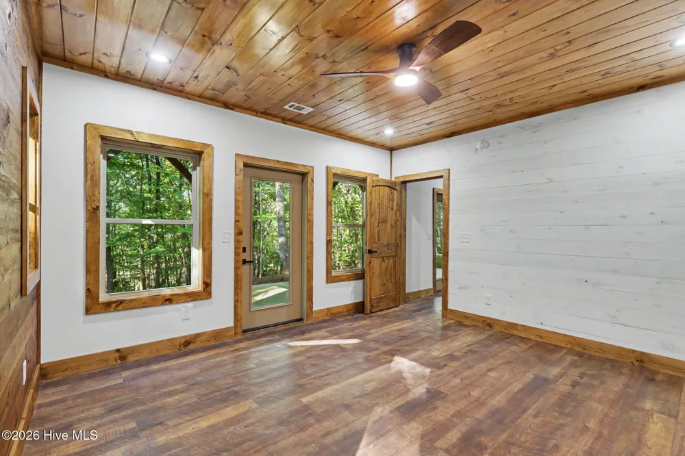 48 Woodleaf Road Morganton, GA 30560