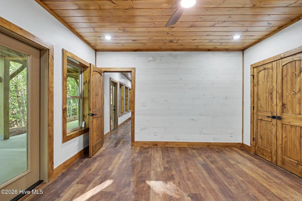 48 Woodleaf Road Morganton, GA 30560