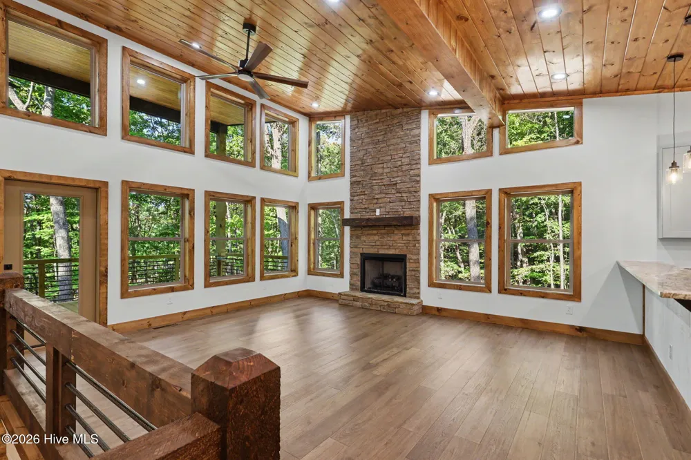 48 Woodleaf Road Morganton, GA 30560