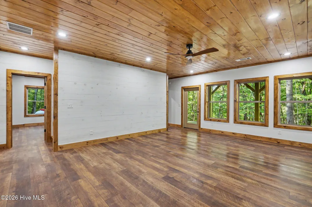 48 Woodleaf Road Morganton, GA 30560