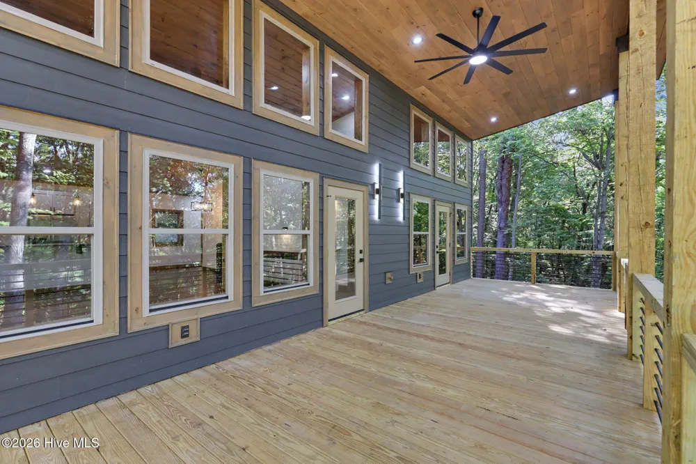 48 Woodleaf Road Morganton, GA 30560