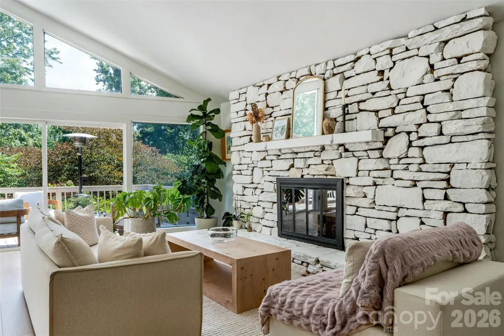 336 Sky Lake Drive Hendersonville, NC 28739