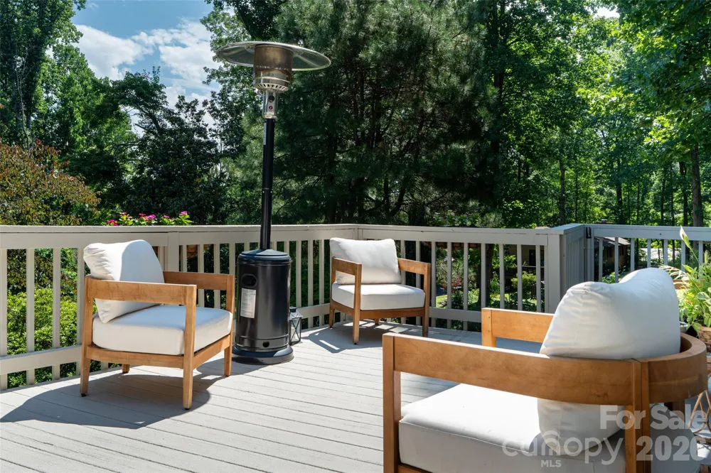 336 Sky Lake Drive Hendersonville, NC 28739