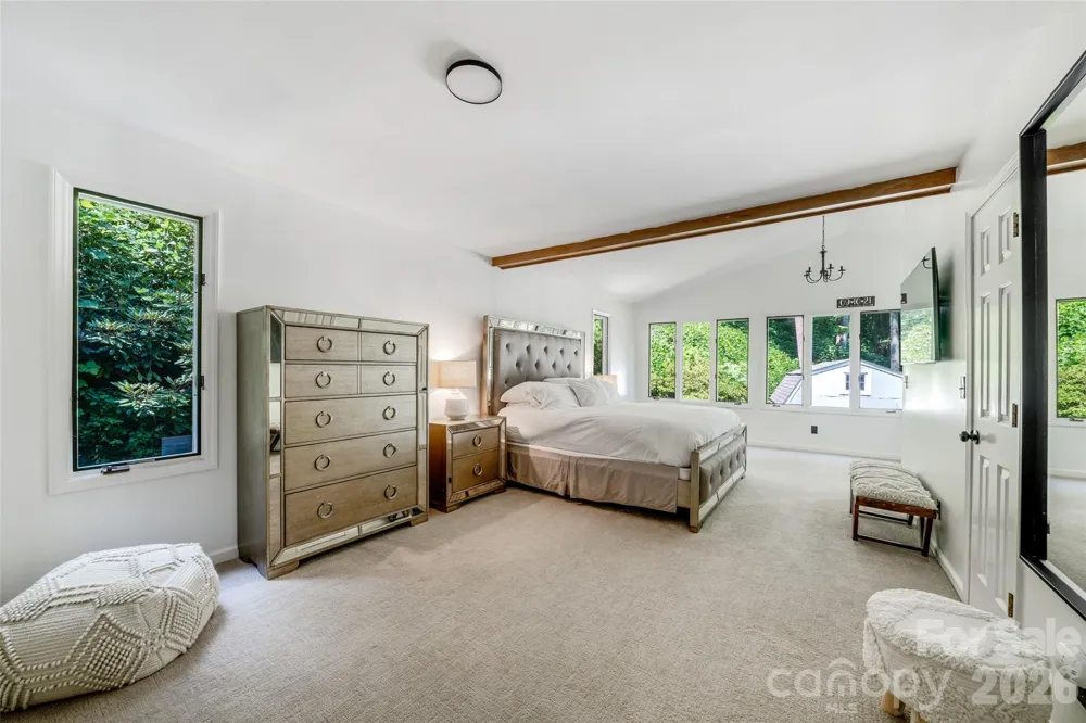 336 Sky Lake Drive Hendersonville, NC 28739