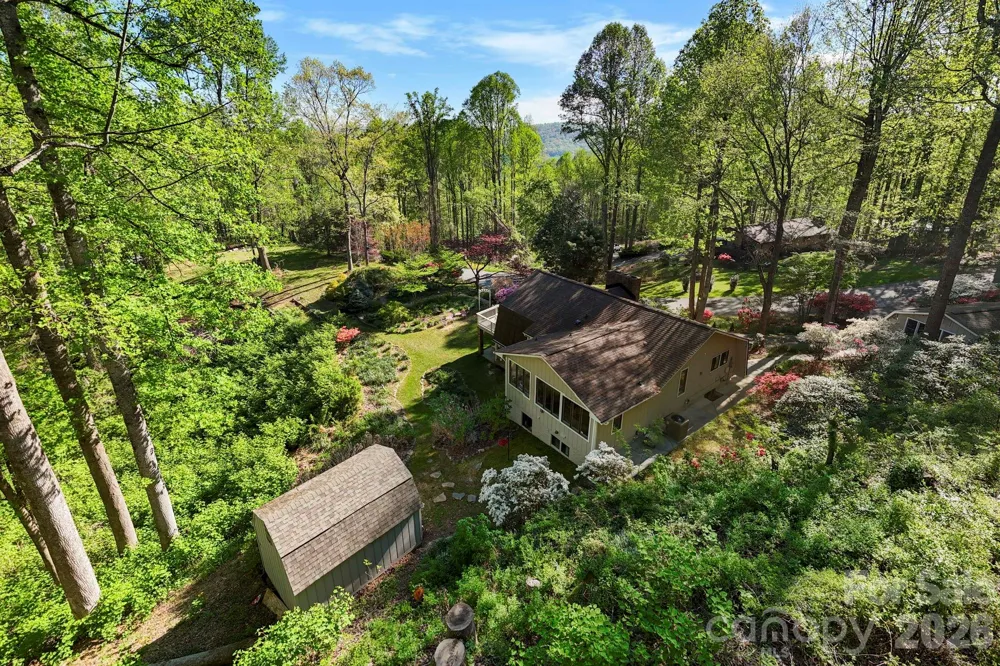 336 Sky Lake Drive Hendersonville, NC 28739
