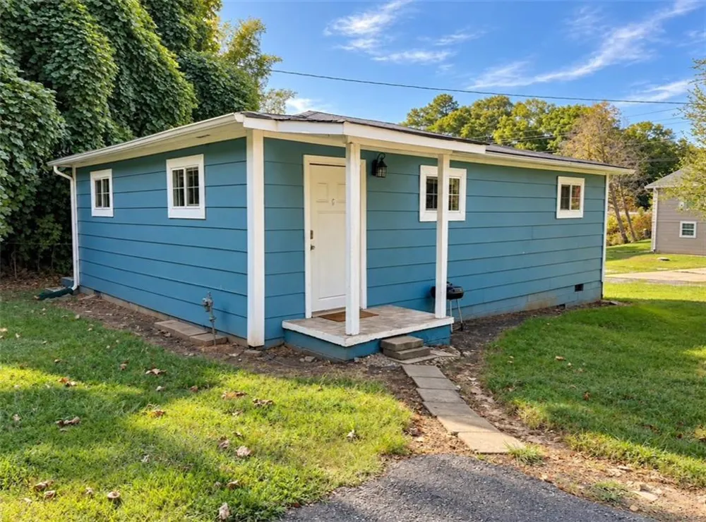 4220 Holland Drive Gainesville, GA 30504