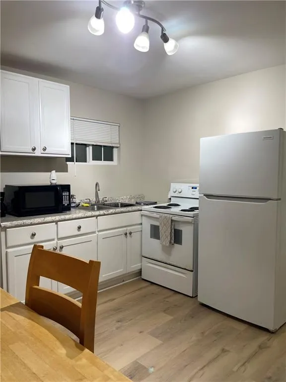 4220 Holland Drive Gainesville, GA 30504