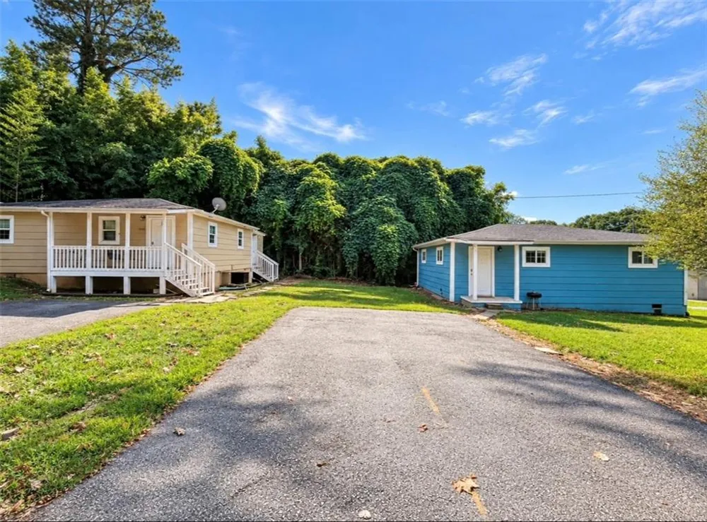 4220 Holland Drive Gainesville, GA 30504