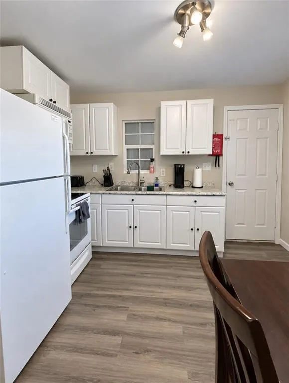 4220 Holland Drive Gainesville, GA 30504