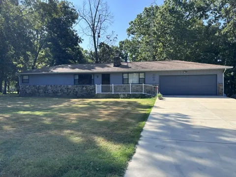 223 Ferncliff