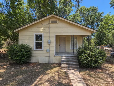 464 E 75th
